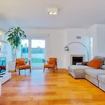 Portucale ! Aroeira 4 Bdr Pool & Golf Retreat Vakantiehuis *