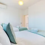 Portucale ! Aroeira 4 Bdr Pool & Golf Retreat Vakantiehuis *