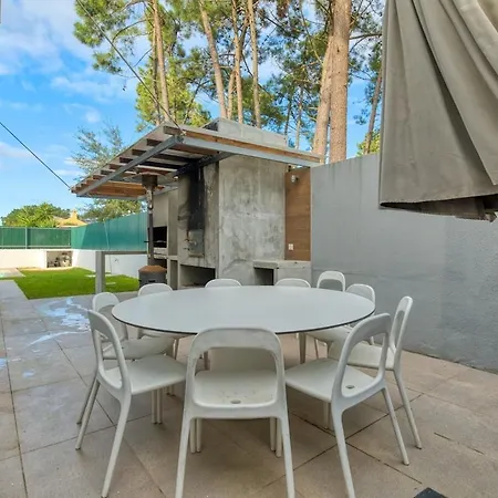 Hébergement de vacances Portucale ! Aroeira 4 Bdr Pool & Golf Retreat *