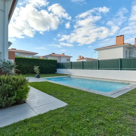 Portucale ! Aroeira 4 Bdr Pool & Golf Retreat