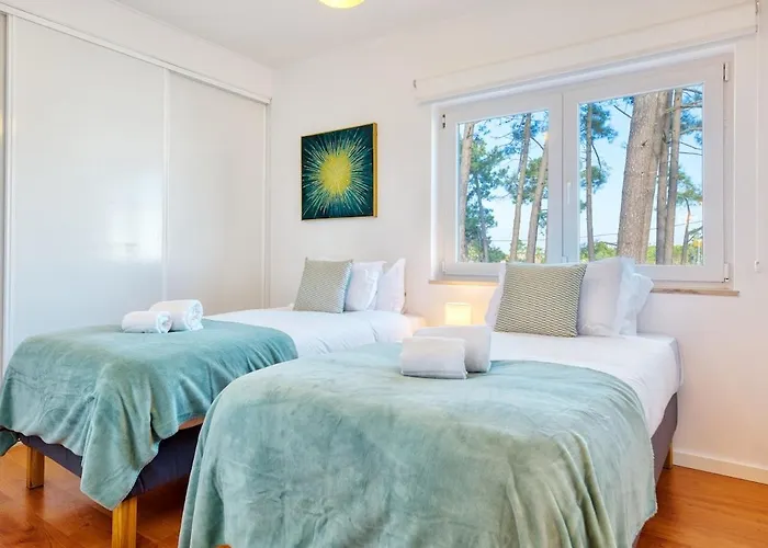 펜션 Portucale ! Aroeira 4 Bdr Pool & Golf Retreat Aroeira (Setubal)