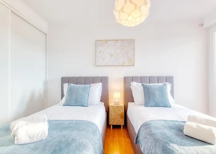 Portucale ! Aroeira 4 Bdr Pool & Golf Retreat 펜션 *