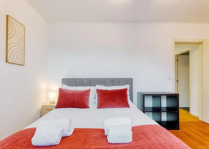 Portucale ! Aroeira 4 Bdr Pool & Golf Retreat 펜션 *